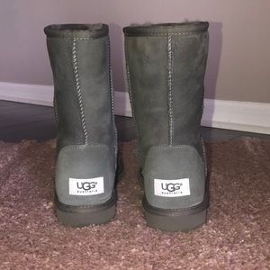 UGG Classic Short II